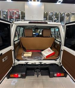 تويوتا لاند كروزر 76